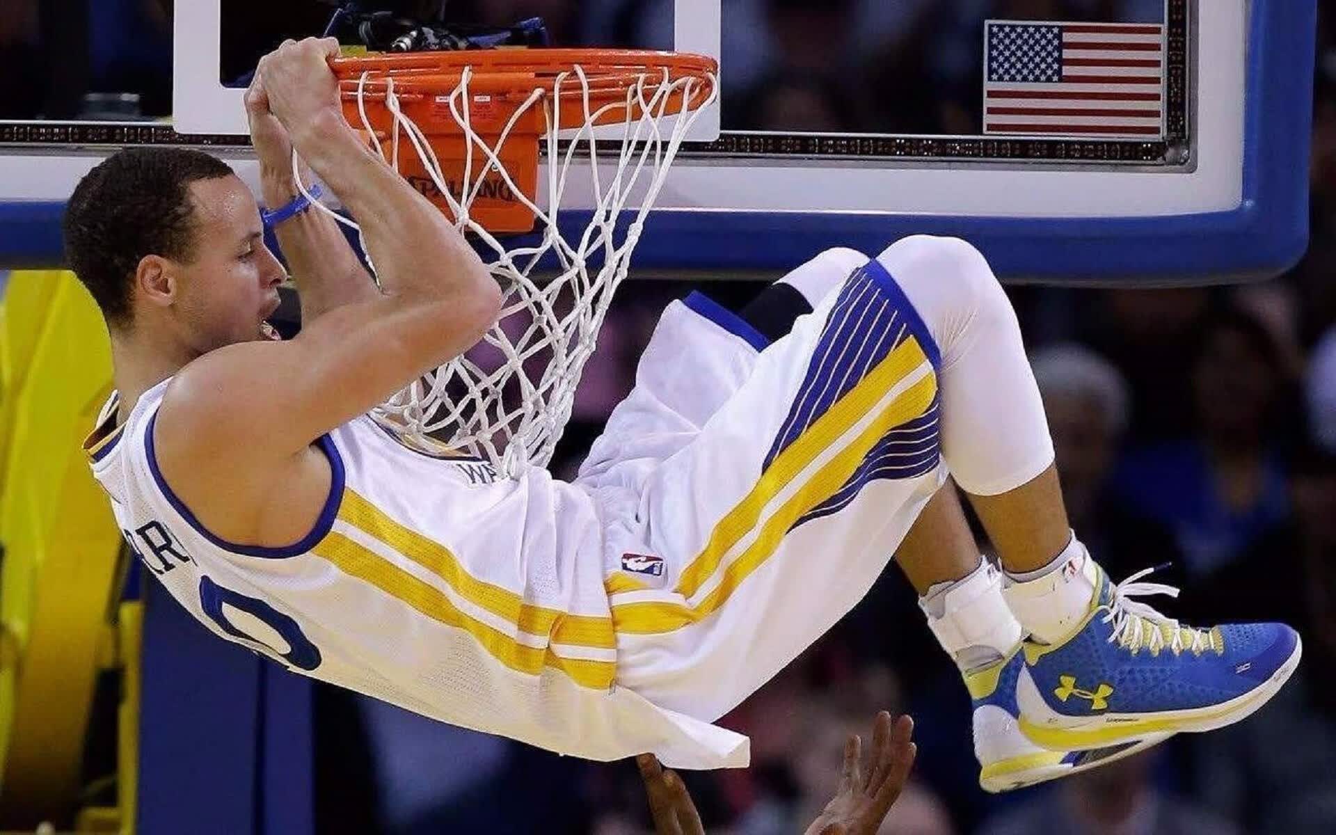 Faker二十赛季再封神，塞尔维亚球迷起立致敬